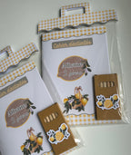 Cahier d'activités et ses crayons de couleur